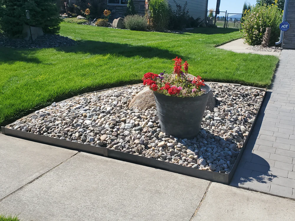 EdgePro Corten Steel Landscape Edging - 20ft Section with Connector Clips